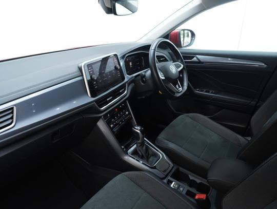 Volkswagen T-Roc Photo 4b547470-eee8-4b46-8d53-f5c3281de7a1.jpg