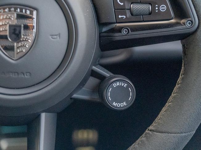 PORSCHE Macan Photo 26