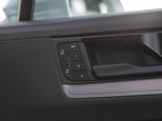 PORSCHE Cayenne Photo 26