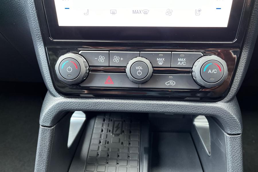 Ford RANGER Photo 4b5d54fd-e5e5-4b23-b92f-70974e82e26d.jpg