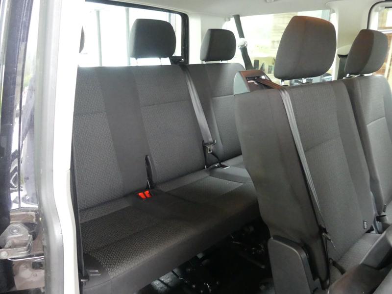 Volkswagen Transporter Shuttle Photo 4b766d5c-265f-40cb-8525-81eebce366b6.jpg