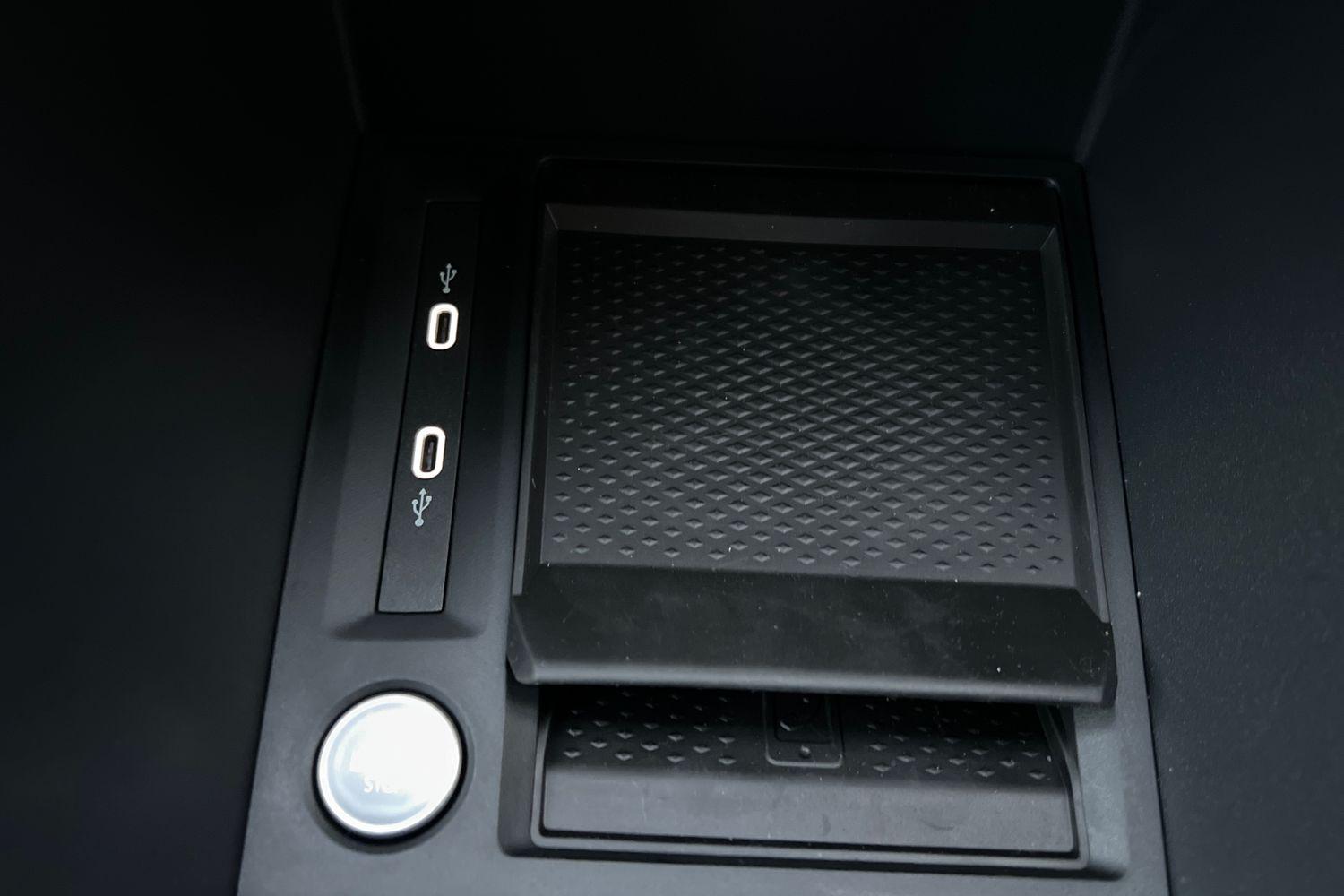 Ford TRANSIT CONNECT Photo 30