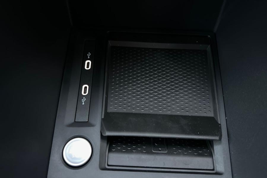 Ford TRANSIT CONNECT Photo 4b882d7c-e41e-4707-8df5-8dfc4d81065d.jpg