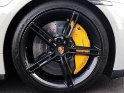 PORSCHE Taycan Photo 4
