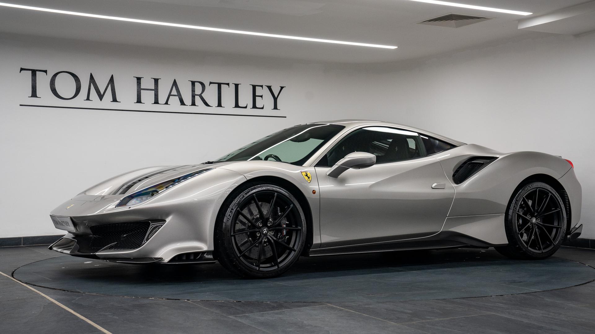 Ferrari 488 Photo 4b8eede9-8205-4aa1-bbd5-b179ae3dc5b0.jpg
