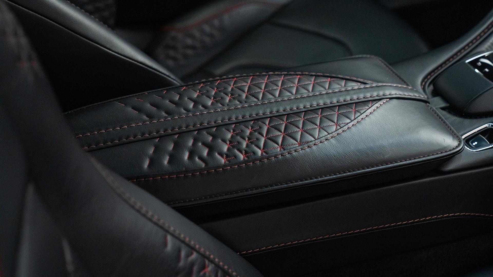 Aston Martin DBS Photo 4b95cb67-bf96-401e-8cc9-4caa87583545.jpg