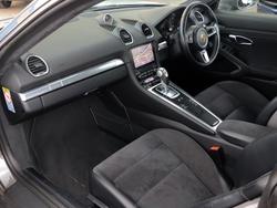 PORSCHE 718 Cayman Photo 3