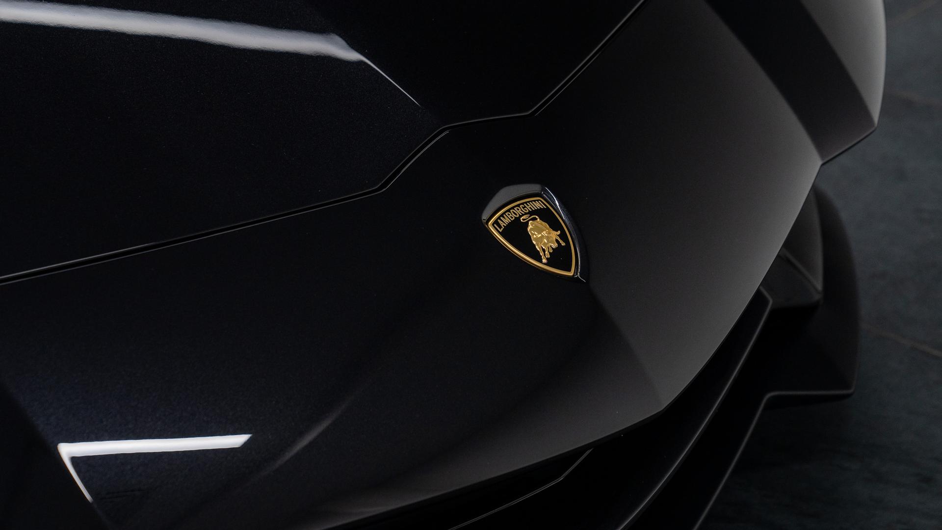 LAMBORGHINI Aventador Photo 4ba14ee1-0166-4f86-bf75-6d2ace1ad9e3.jpg