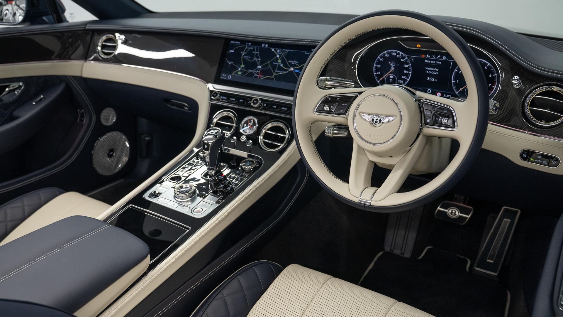 Bentley Continental Photo 4ba3709e-fd60-4fdd-b32a-de2077b91875.jpg