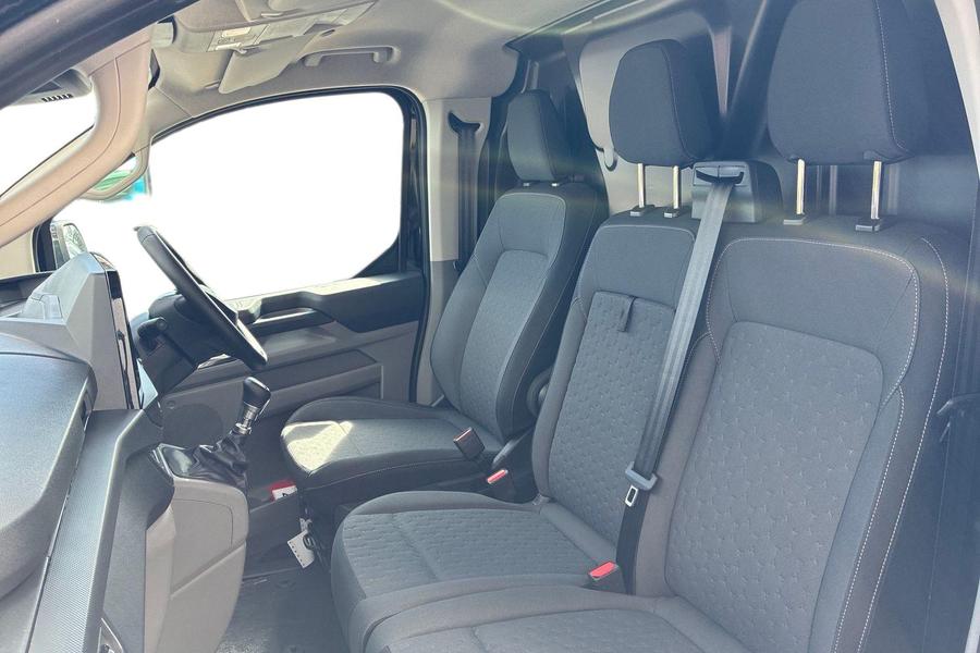 Ford TRANSIT CUSTOM Photo 4ba55266-1f9f-4b27-8807-b6719b36529d.jpg