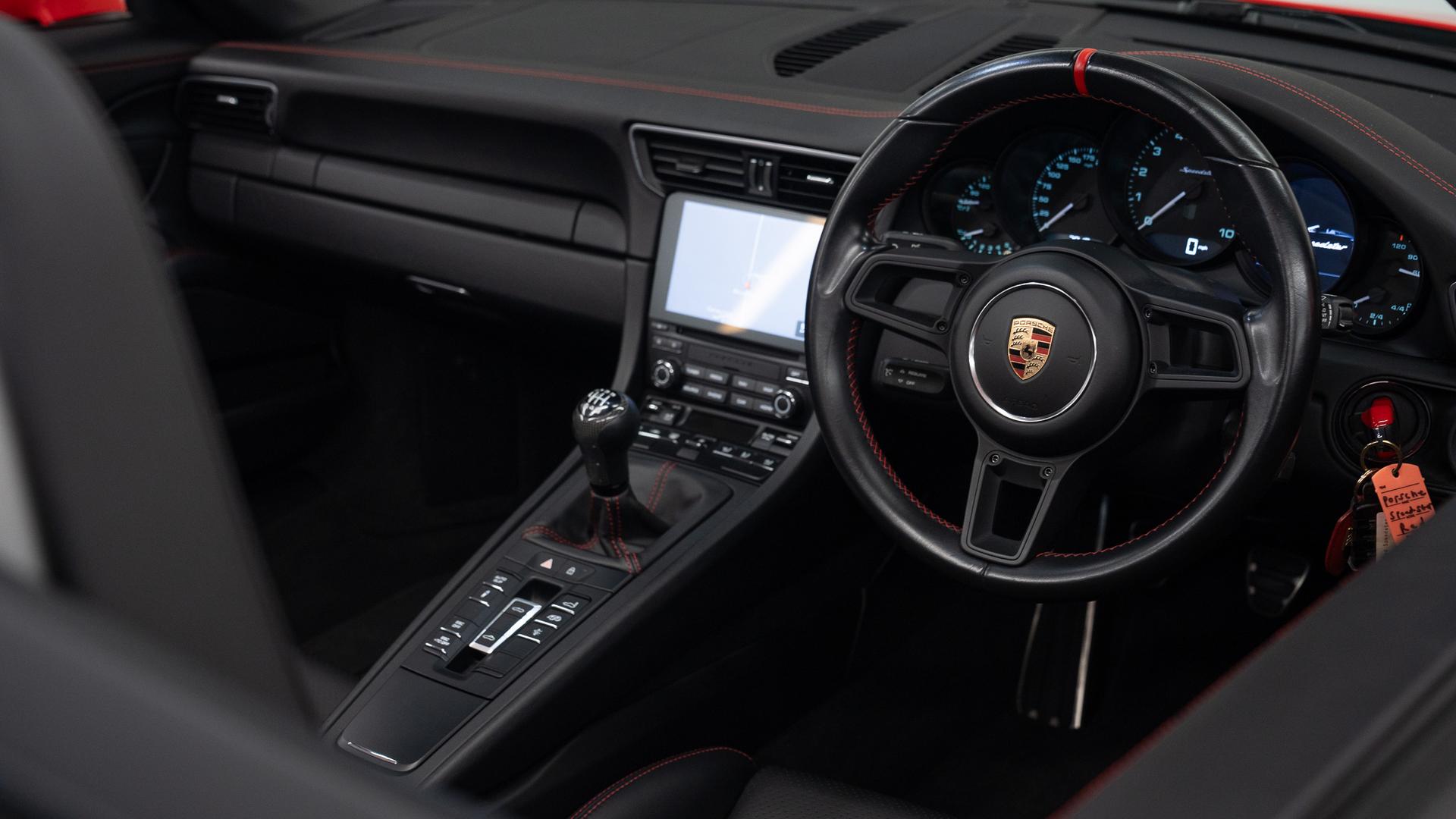 Porsche 911 Photo 4ba76c5a-7fd7-4266-a188-19ae215aea7f.jpg