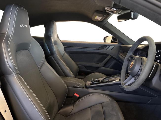 PORSCHE 911 Photo 11