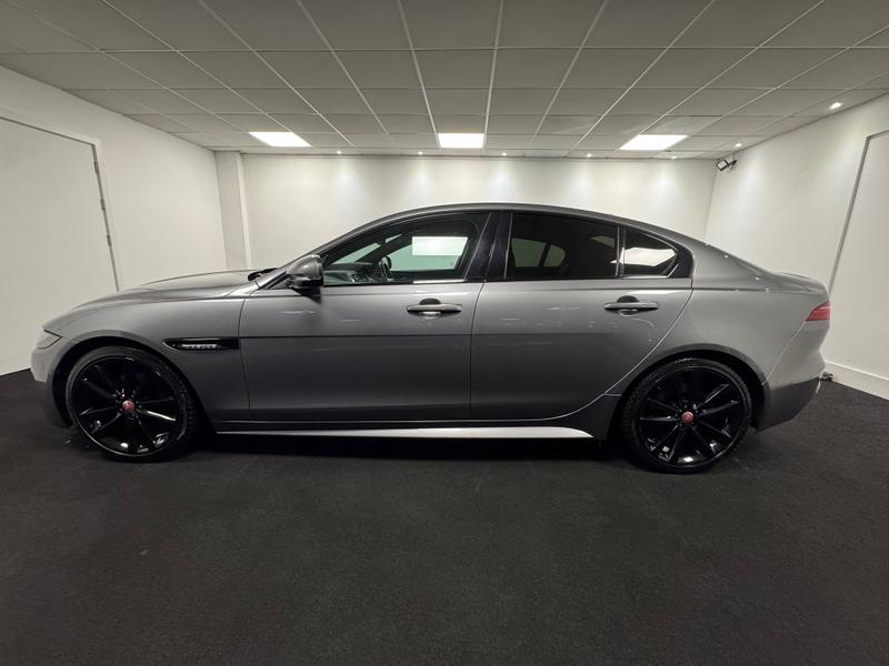 Jaguar XE Photo 4bb4d9a2-66dd-4041-bf3c-b2075e055c7c.jpg