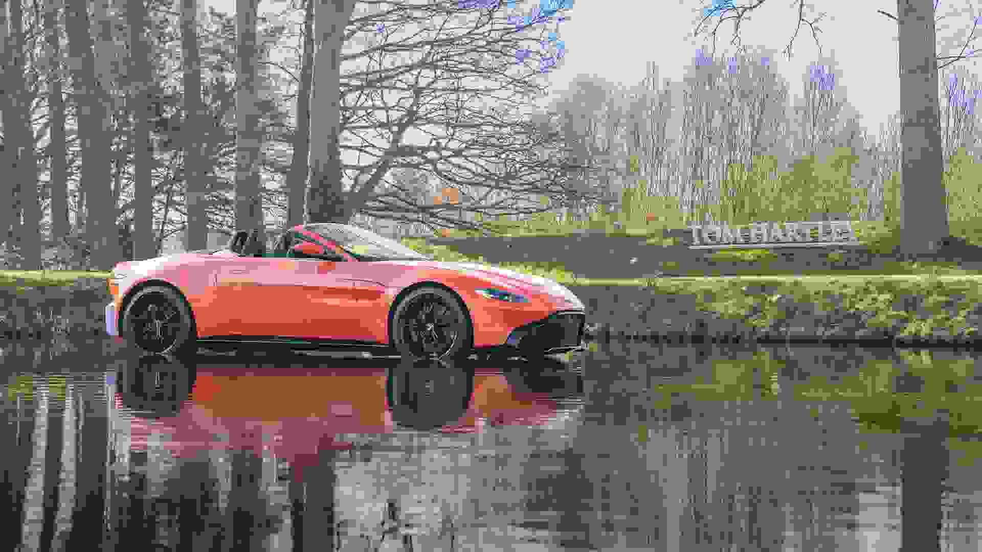 Aston Martin Vantage Photo 4bc94c76-f28c-4325-94ef-566c782586ab.jpg