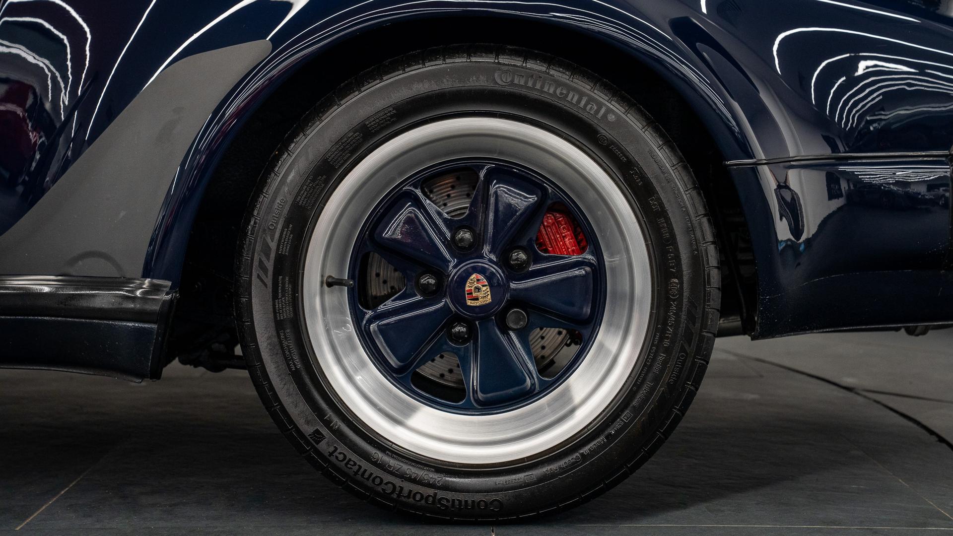 Porsche 911 Carrera Photo 4bd34d97-6bbf-4f51-a4ee-0c37cd2b6f4c.jpg