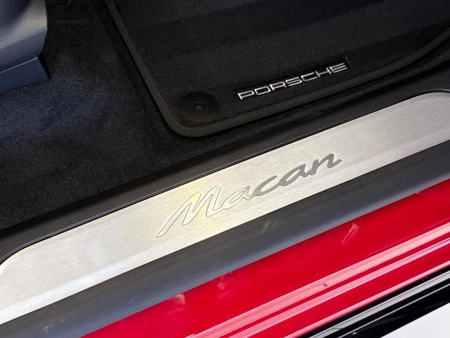 PORSCHE Macan Photo 30