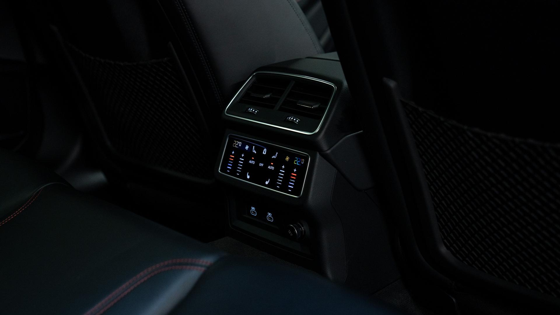 Audi RS6 Avant Photo 4bddd50c-c771-43a3-b10e-1743a62cf091.jpg