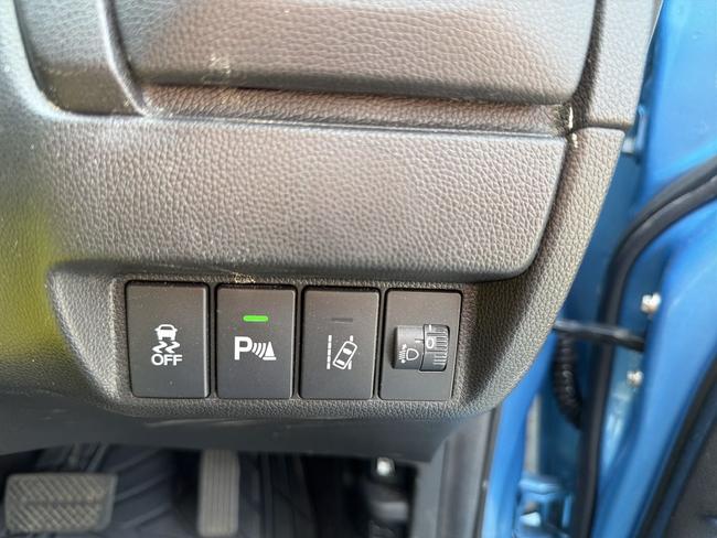 Honda Jazz Photo 4bde581d-c389-44d1-a484-3cf0c2e8ad2c.jpg