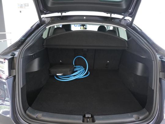 TESLA Model Y Photo 4bde9264-9f1b-470f-972b-609520f0ec6a.jpg