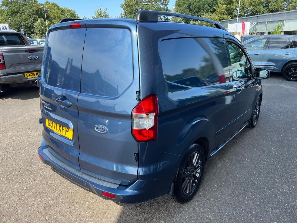 Ford Transit Courier Photo 4bdf7cca-548e-4194-bb4d-0a18f7b187dd.jpeg