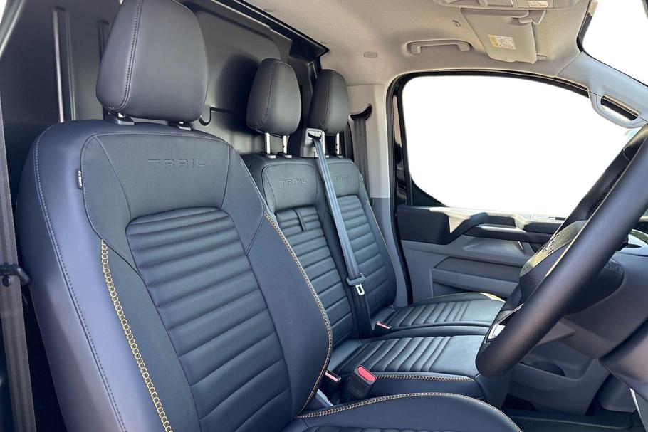 Used Ford TRANSIT CUSTOM CUSTOMTRAIL02 12