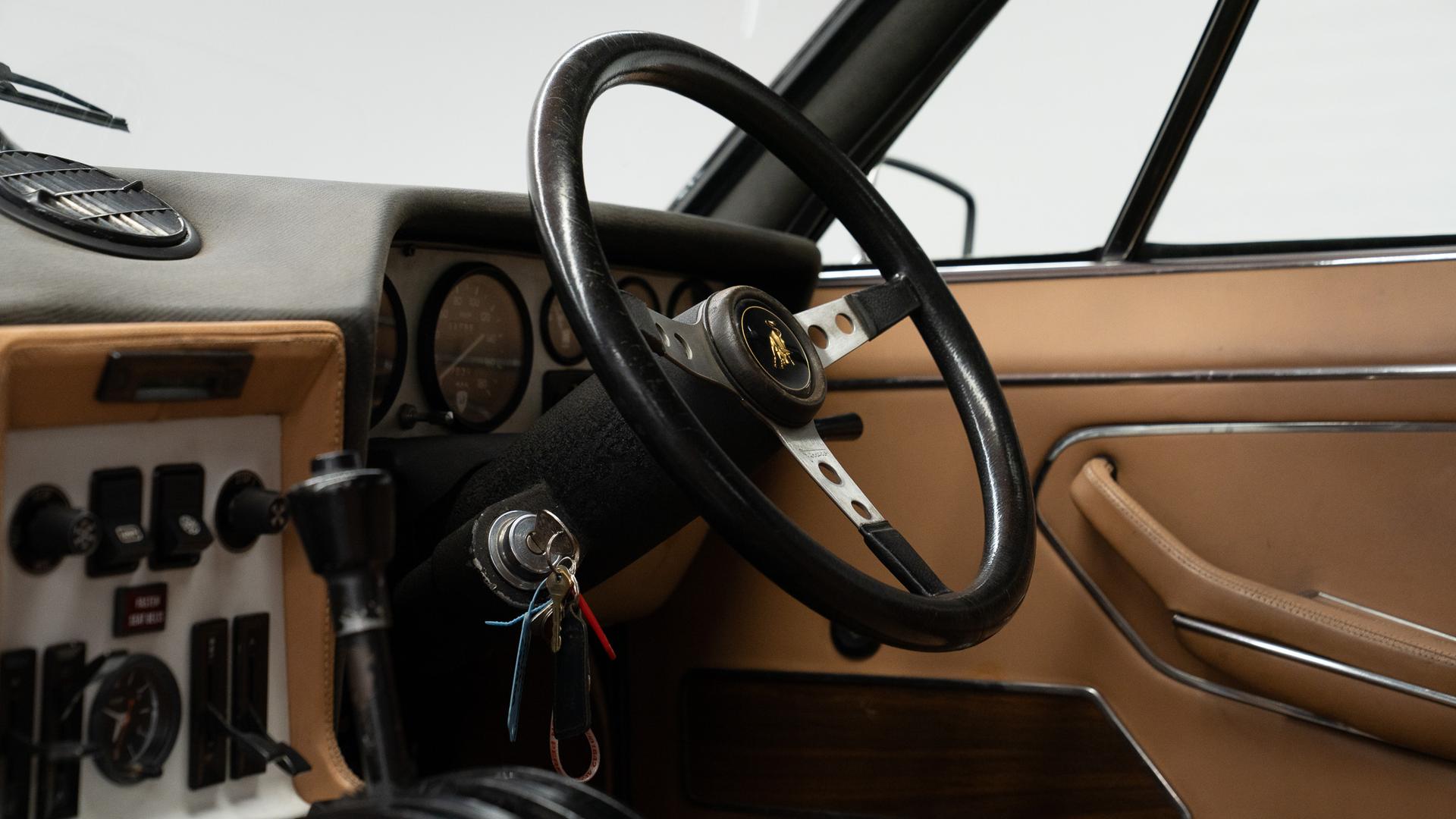 LAMBORGHINI Espada Photo 4beb14d5-1932-4492-8d38-1c9307fe8a60.jpg