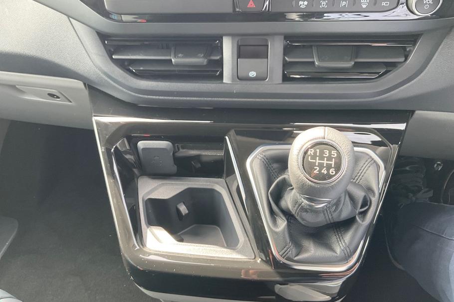 Used Ford TRANSIT CUSTOM L2DCIVSPORT2 29