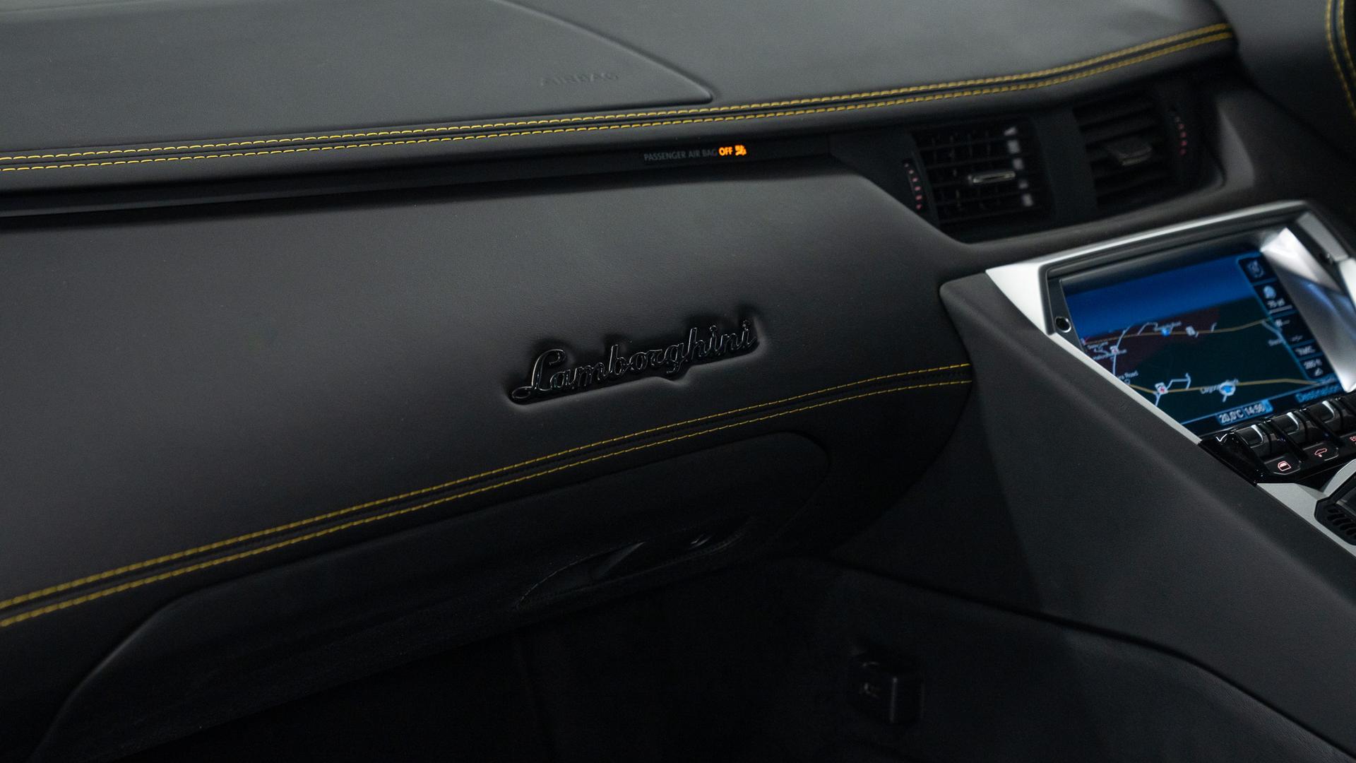 LAMBORGHINI Aventador Photo 4c0082f3-1465-406b-9cbf-a9a2c4334144.jpg