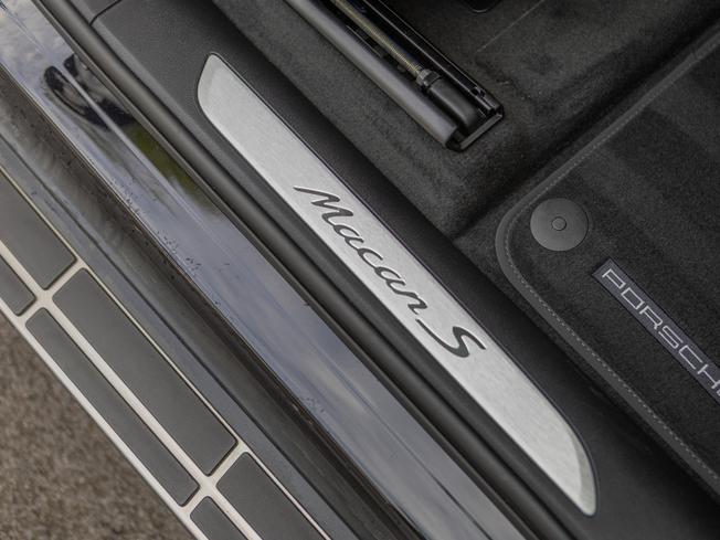 PORSCHE Macan Photo 28