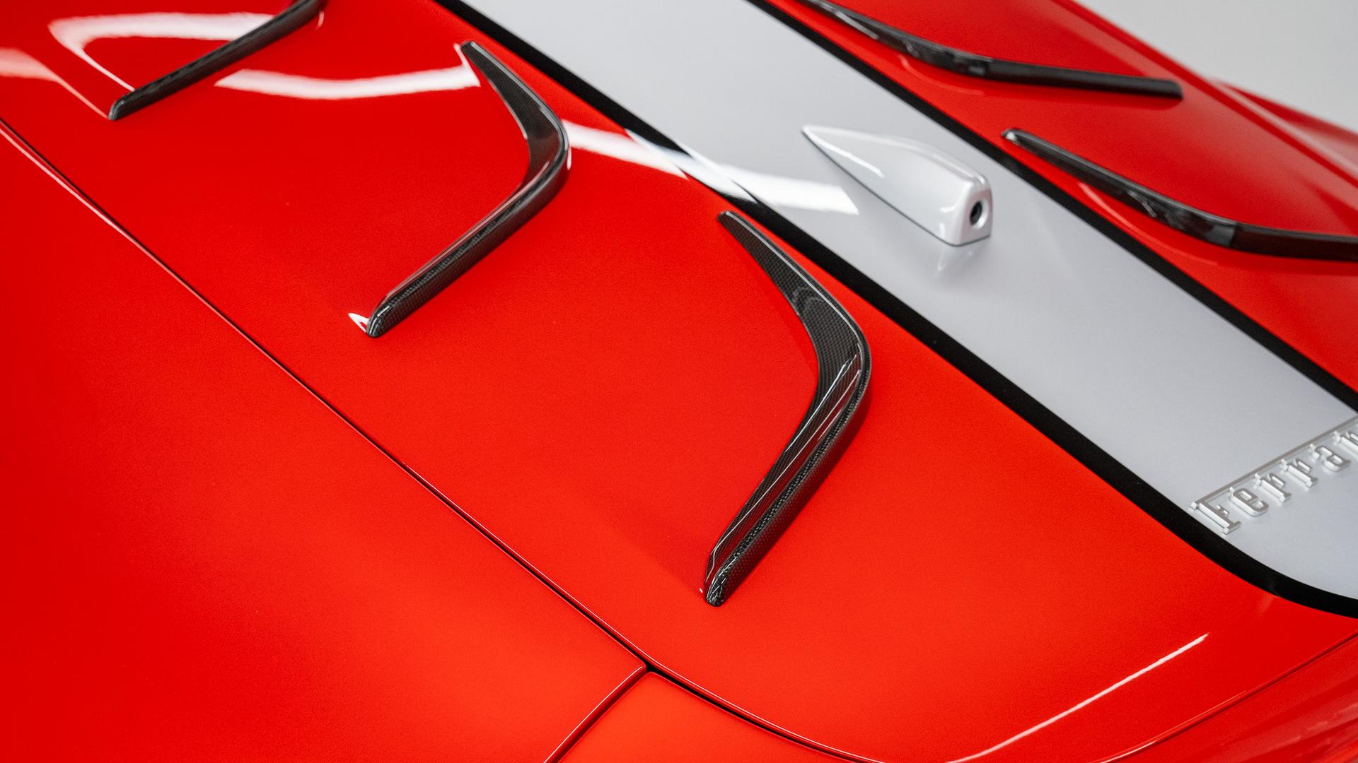 Ferrari 812 Photo 4c109684-97f3-4b84-af79-598cc9a3e336.jpg