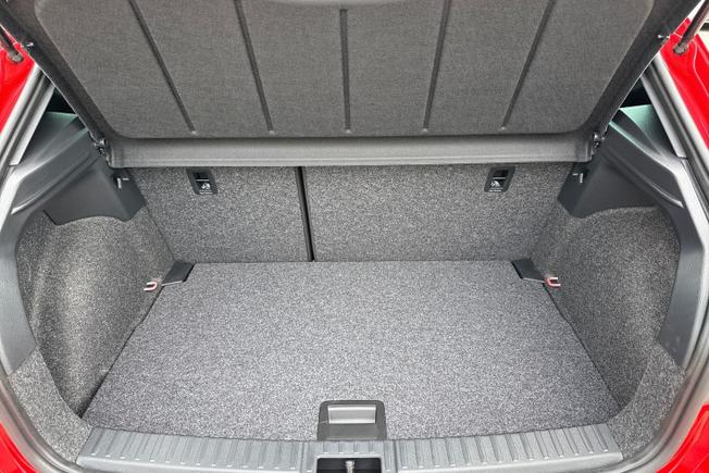 SEAT Ibiza Photo 12