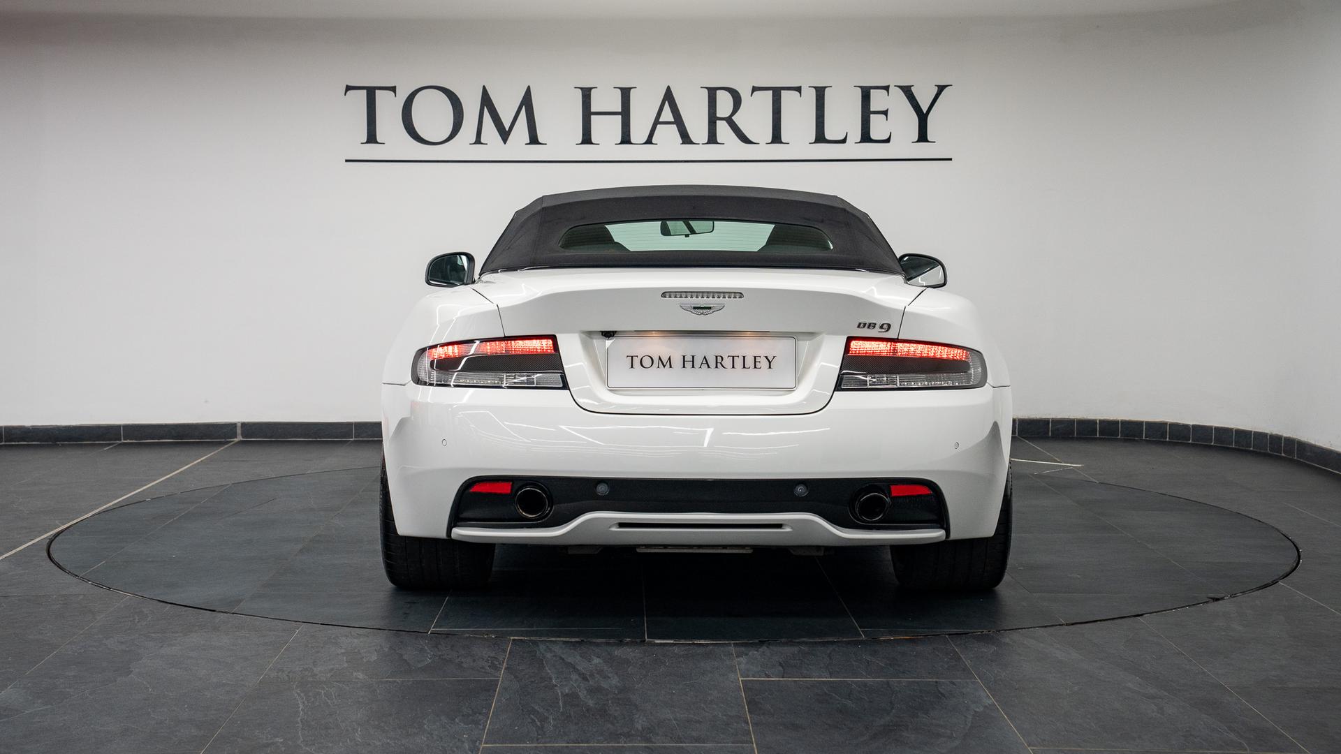 Aston Martin DB9 Photo 4c2f25ec-fd77-4eb2-9bac-bd94fe0d4745.jpg