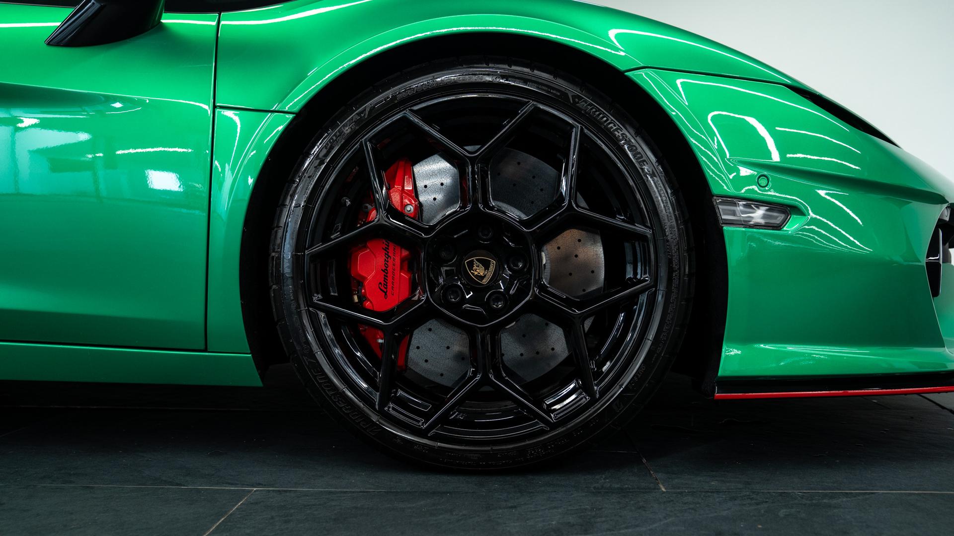 LAMBORGHINI Temerario Photo 4c42542a-39b3-45bb-b0be-0dfde1548719.jpg