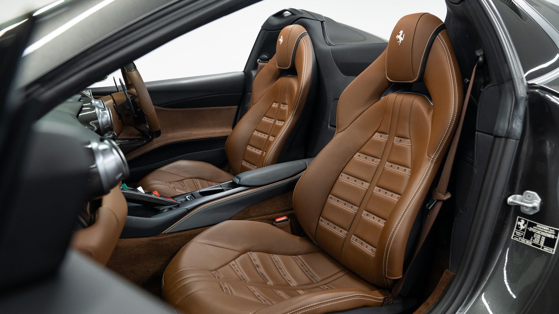 Ferrari 812 Photo 4c4ee0cc-83b1-4c44-9a84-6eba9ae80593.jpg