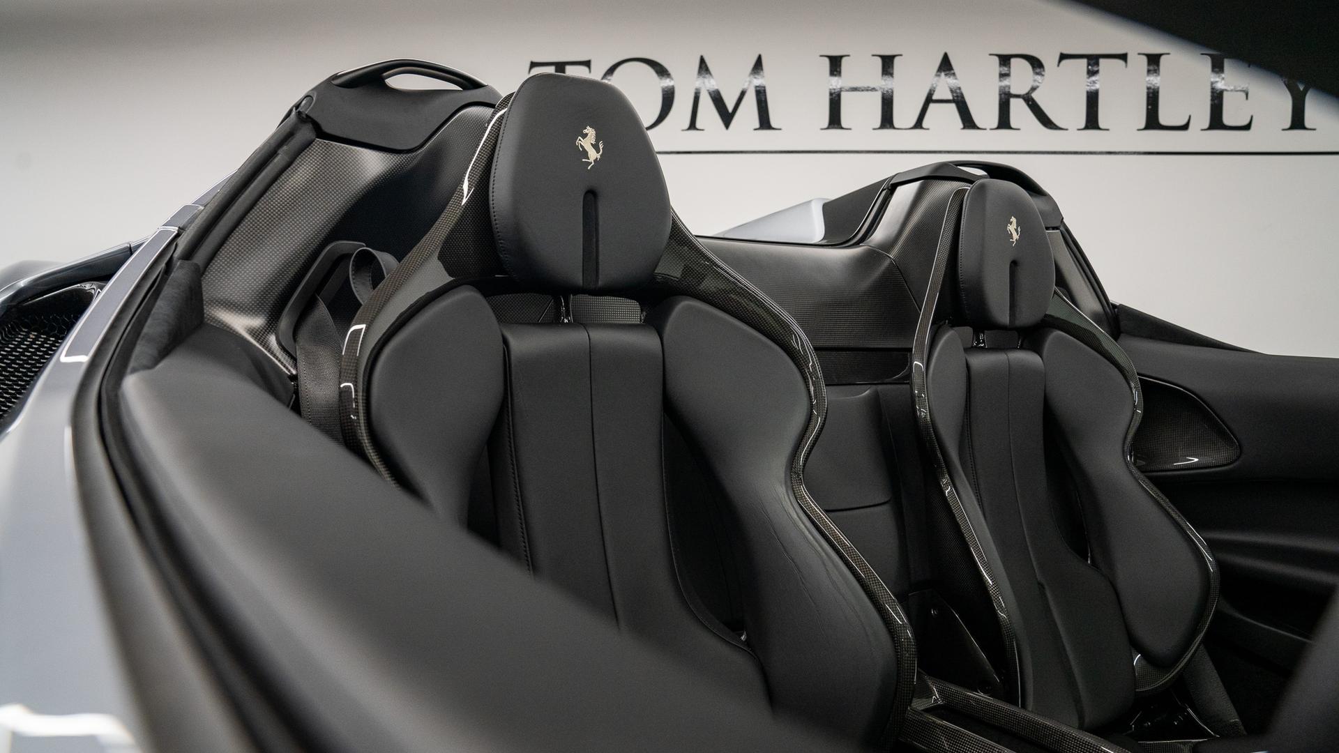 Ferrari SF90 Spider Photo 4c5e9fda-5564-4701-a4d5-20650e443b34.jpg