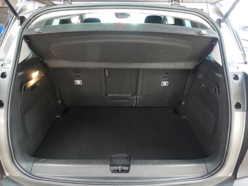 Vauxhall Crossland Photo 4c61b5e6-c4fb-421c-9da7-67e8a93aff32.jpg