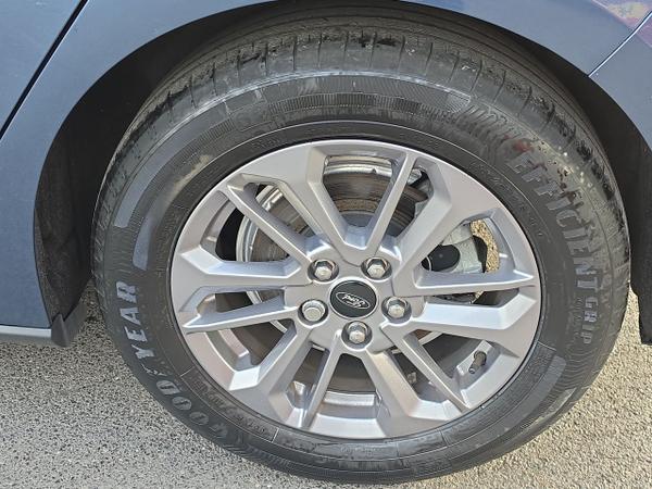 Ford Focus Photo 10