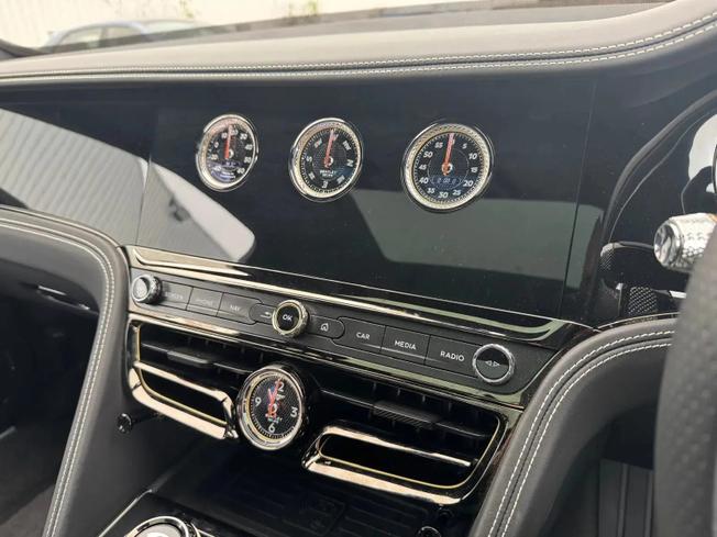 BENTLEY Flying Spur Photo 12