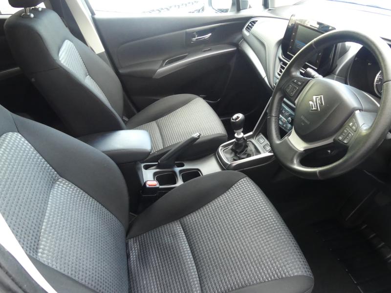 Suzuki S-Cross Photo 4c724cc1-b486-41c3-b0f2-0aee3fd42d7c.jpg