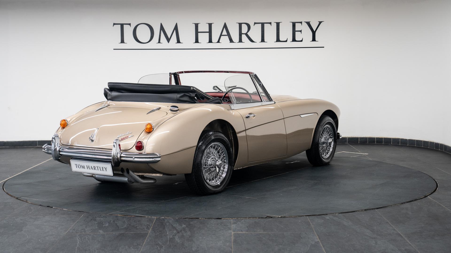 Austin Healey Photo 4c874078-762a-45d2-9247-86f002bfb8c8.jpg