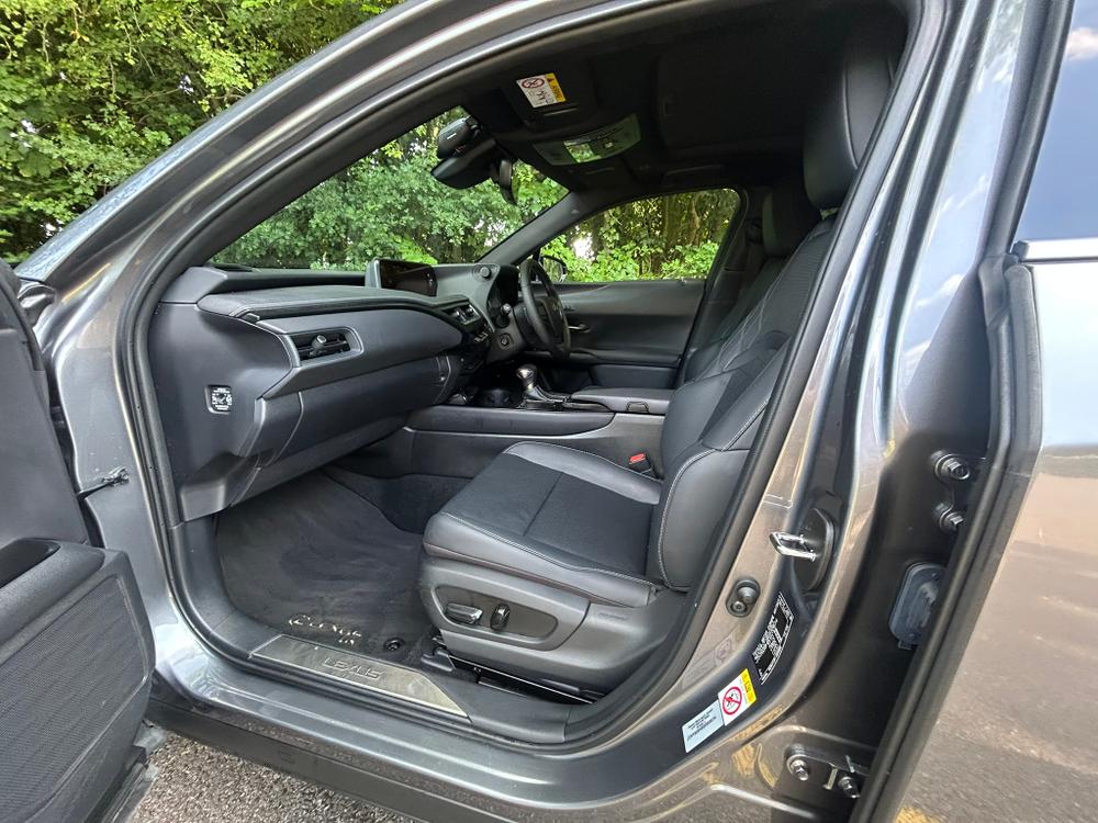 Used Lexus UX L666MBV 21