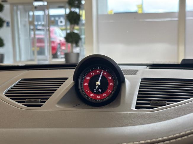 PORSCHE 911 Photo 18