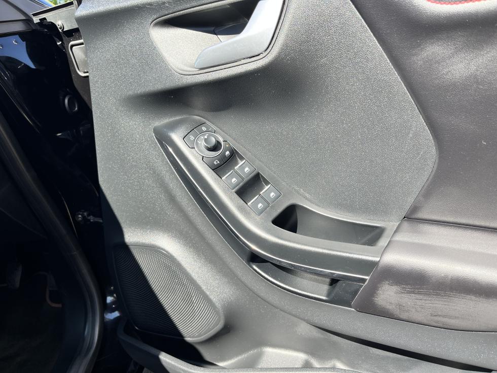 Ford Puma Photo 4c8a1c40-3c00-4f4b-8f67-af3b5d2b3ebe.jpg