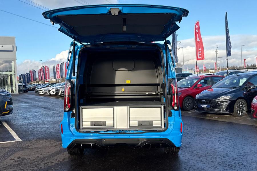 Ford TRANSIT CUSTOM Photo 4c974dea-ed8f-4626-aa9c-010475c05c8b.jpg