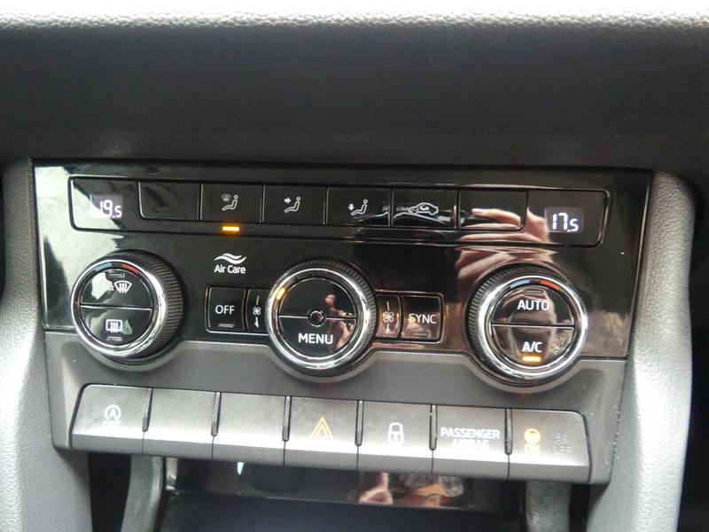 Skoda Karoq Photo 4c9d0f37-9c2a-440d-982c-7360bee65595.jpg