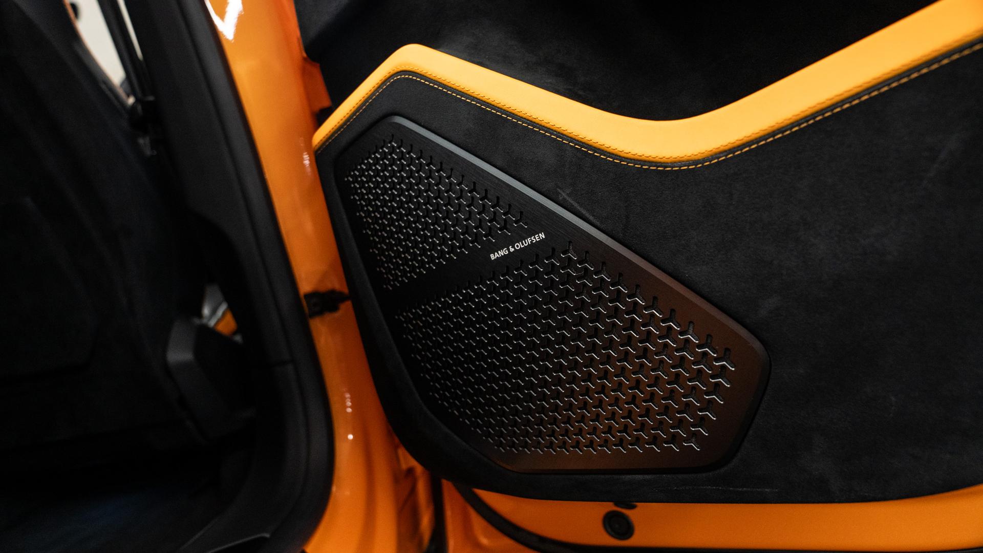 LAMBORGHINI Urus Photo 4cb41245-0b06-47b0-a6bd-27963974cfd2.jpg