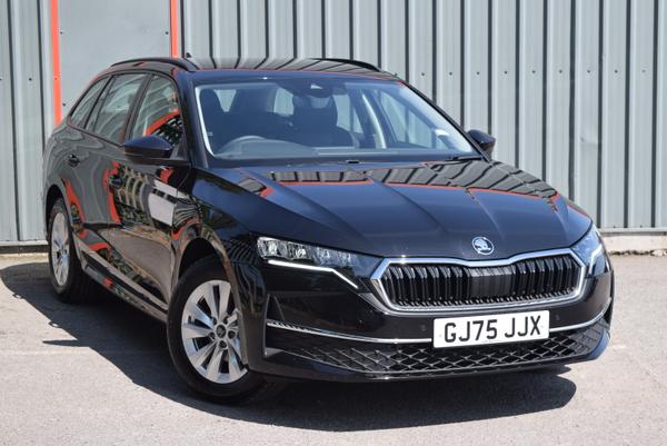 Used 2025 Skoda OCTAVIA 1.5 TSI SE Technology 5dr Black at SERE Motors