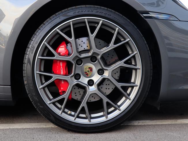 PORSCHE 911 Photo 4