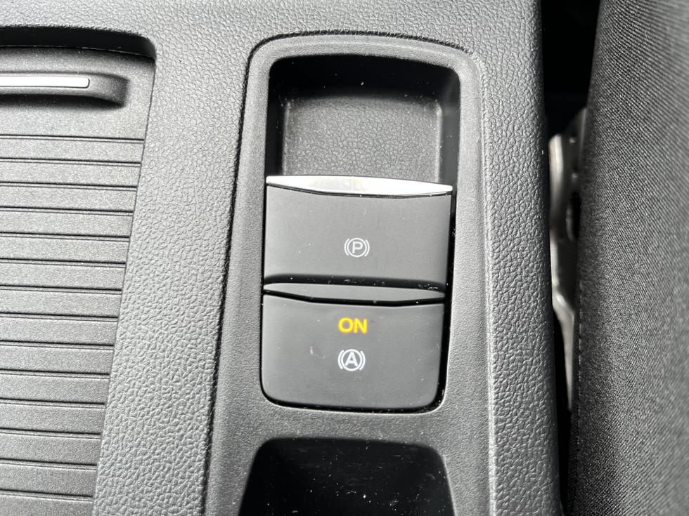 Ford Focus Photo 4cdb555b-5635-42d1-bff4-5b8cbb2d059f.jpg