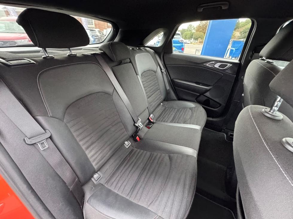 Kia Ceed Photo 4cdb7e39-9976-44dc-a571-4a5ed75208c8.jpeg